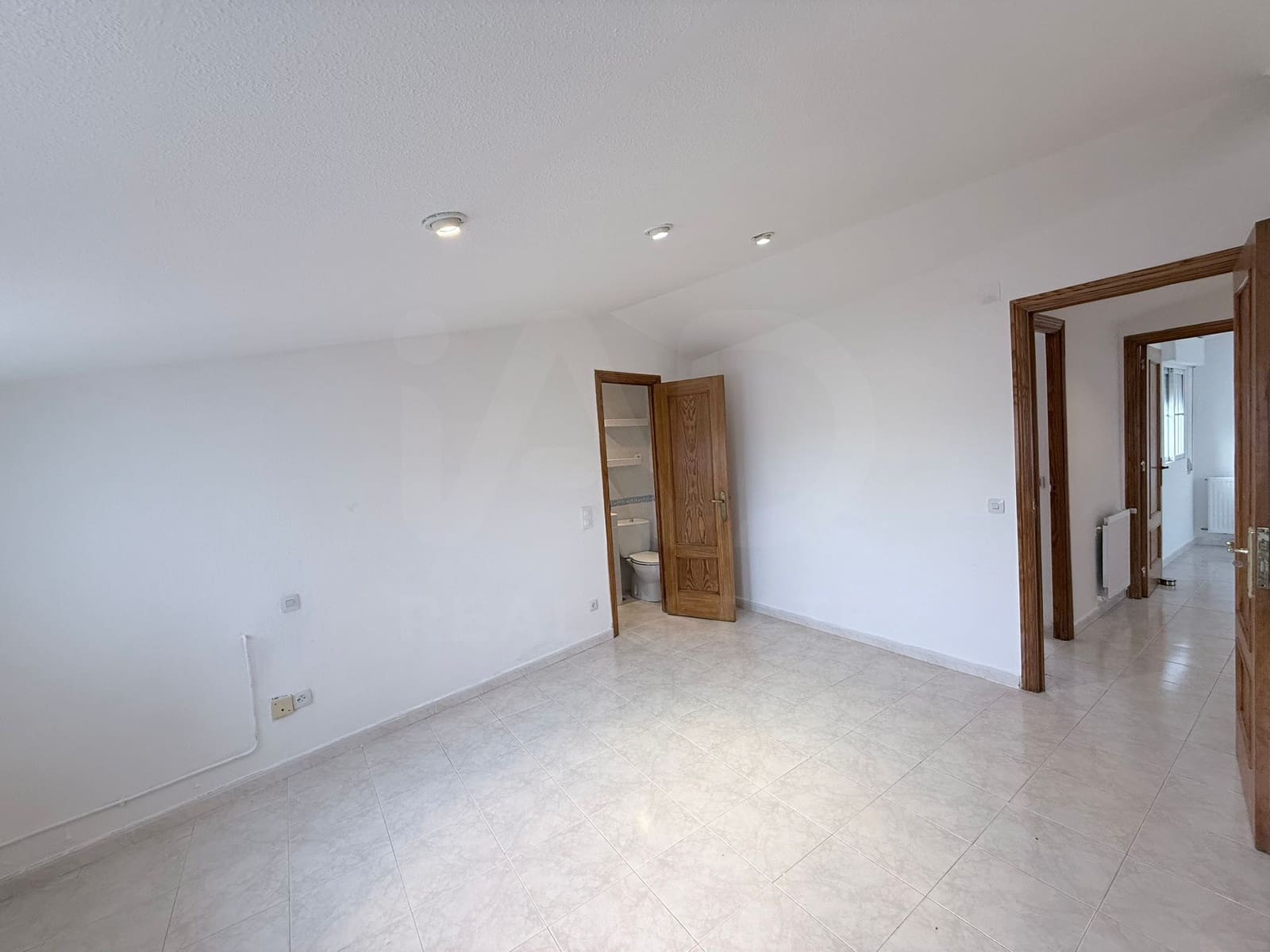 3 sovrum Lägenhet till salu i Madrid stad med garage - 229 000 € (Ref: 9991273)