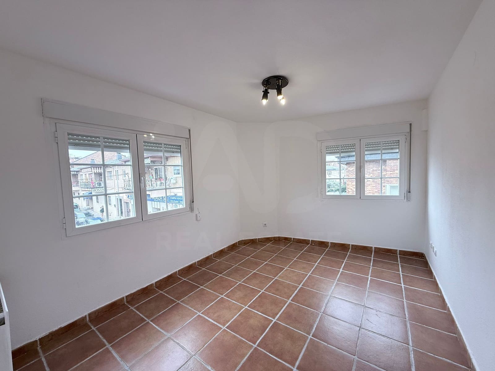3 sovrum Lägenhet till salu i Madrid stad med garage - 229 000 € (Ref: 9991273)