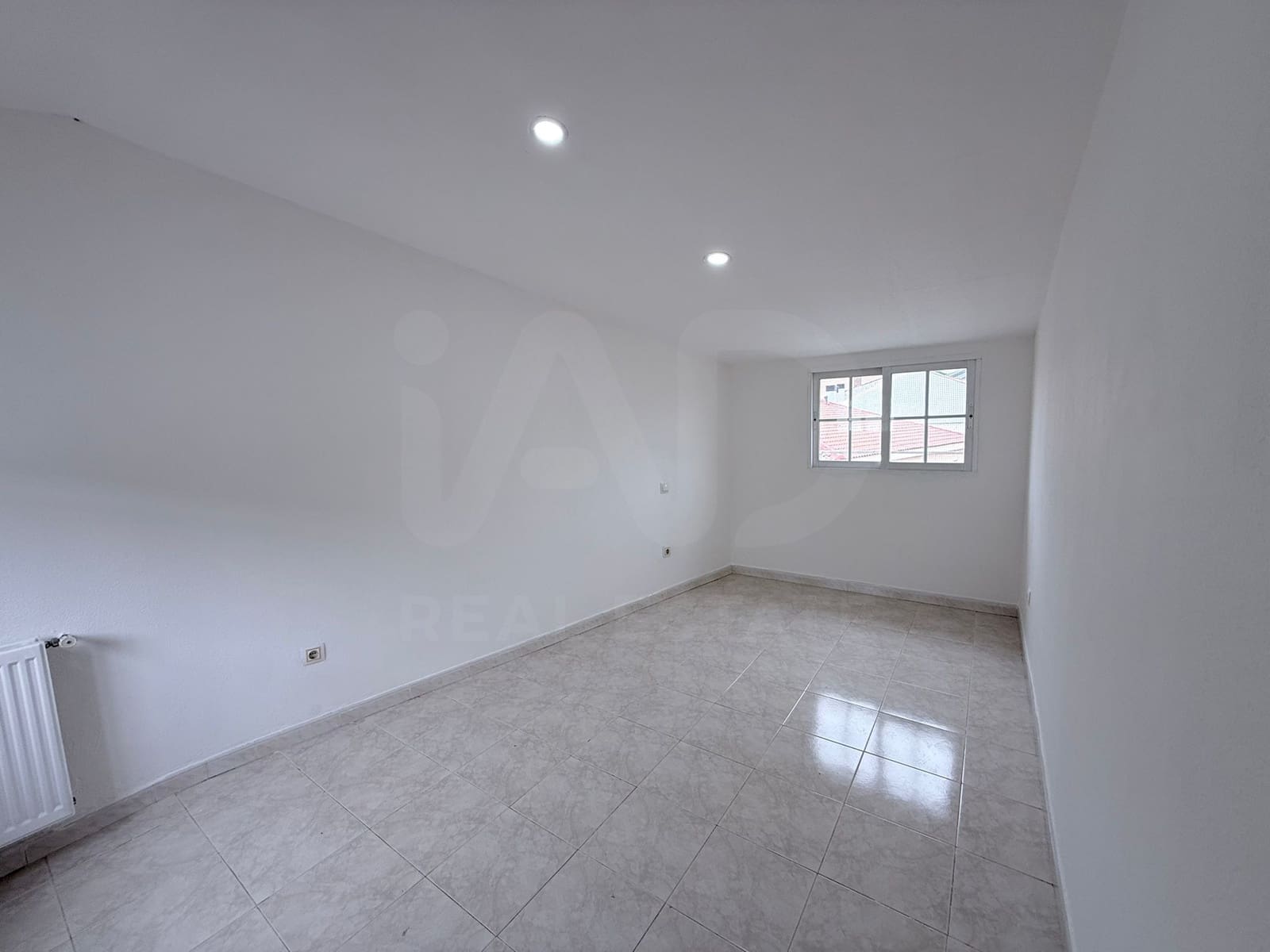 3 sovrum Lägenhet till salu i Madrid stad med garage - 229 000 € (Ref: 9991273)