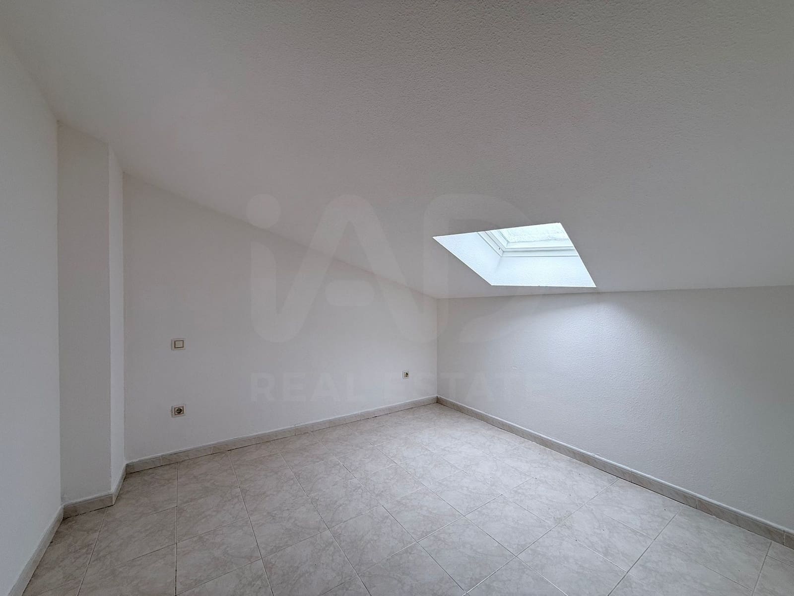 3 sovrum Lägenhet till salu i Madrid stad med garage - 229 000 € (Ref: 9991273)