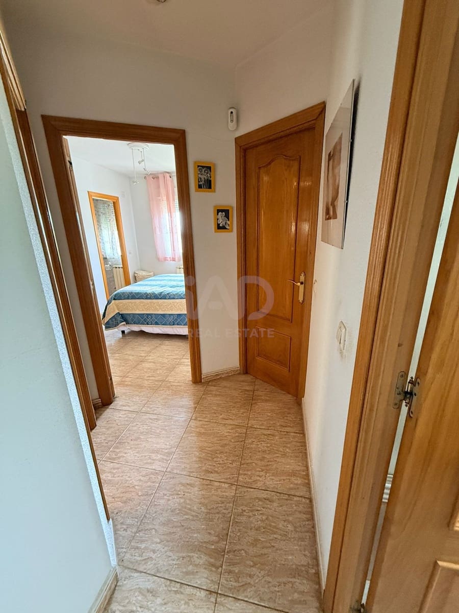 3 soverom Hus til salgs i Madrid by med garasje - € 290 000 (Ref: 9991275)