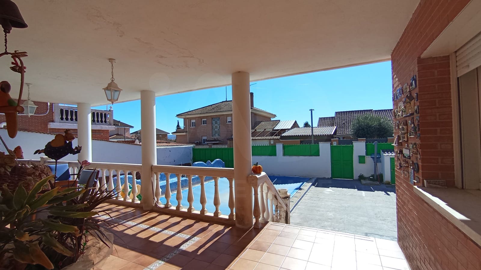 Casa de 6 habitaciones en Madrid ciudad en venta con piscina garaje - 560.000 € (Ref: 9991277)