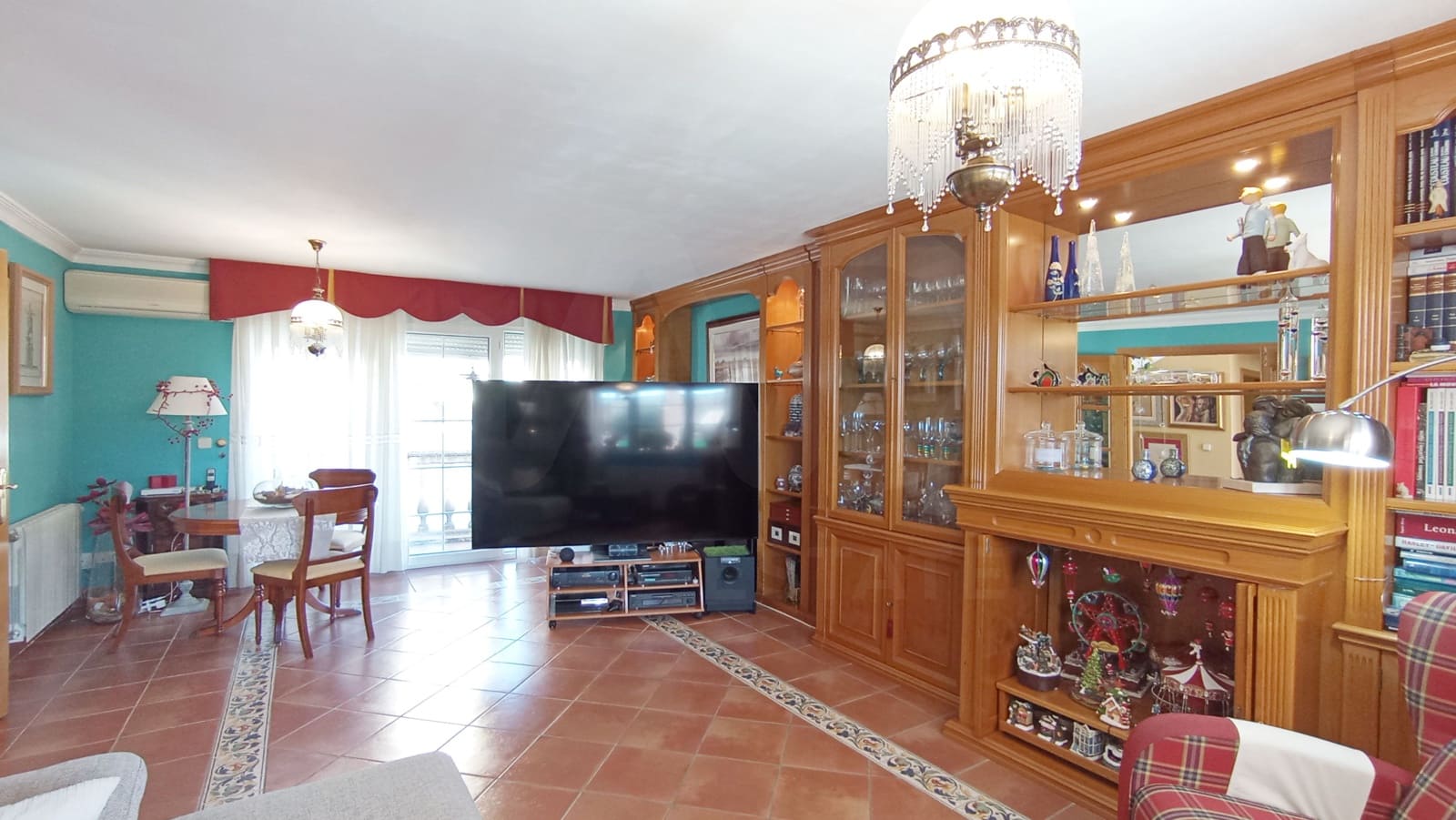 Casa de 6 habitaciones en Madrid ciudad en venta con piscina garaje - 560.000 € (Ref: 9991277)