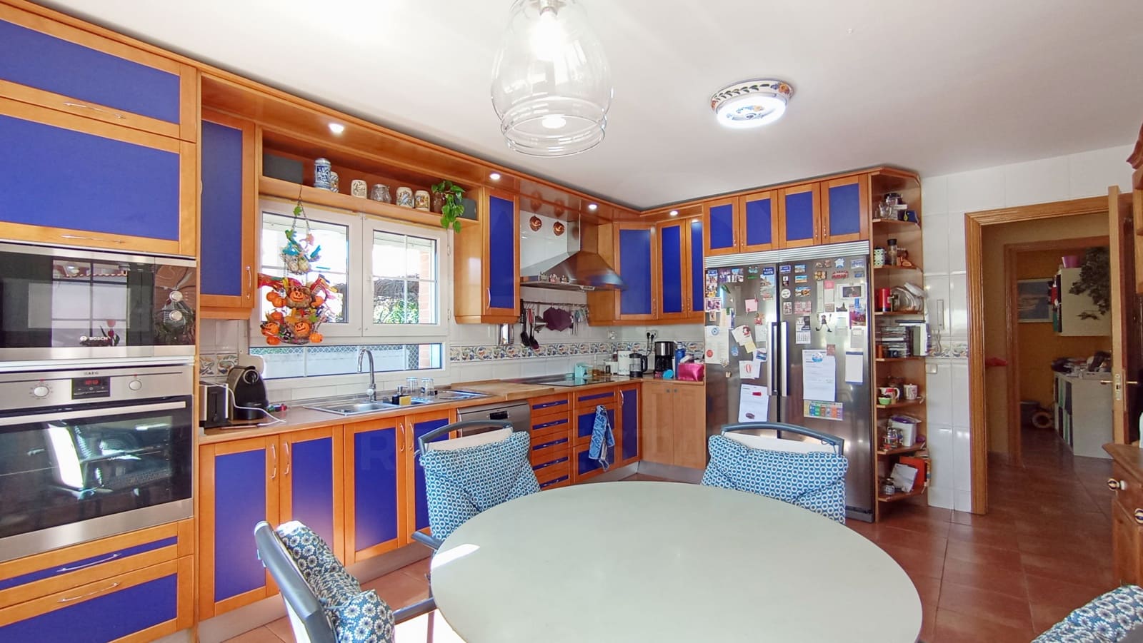 Casa de 6 habitaciones en Madrid ciudad en venta con piscina garaje - 560.000 € (Ref: 9991277)