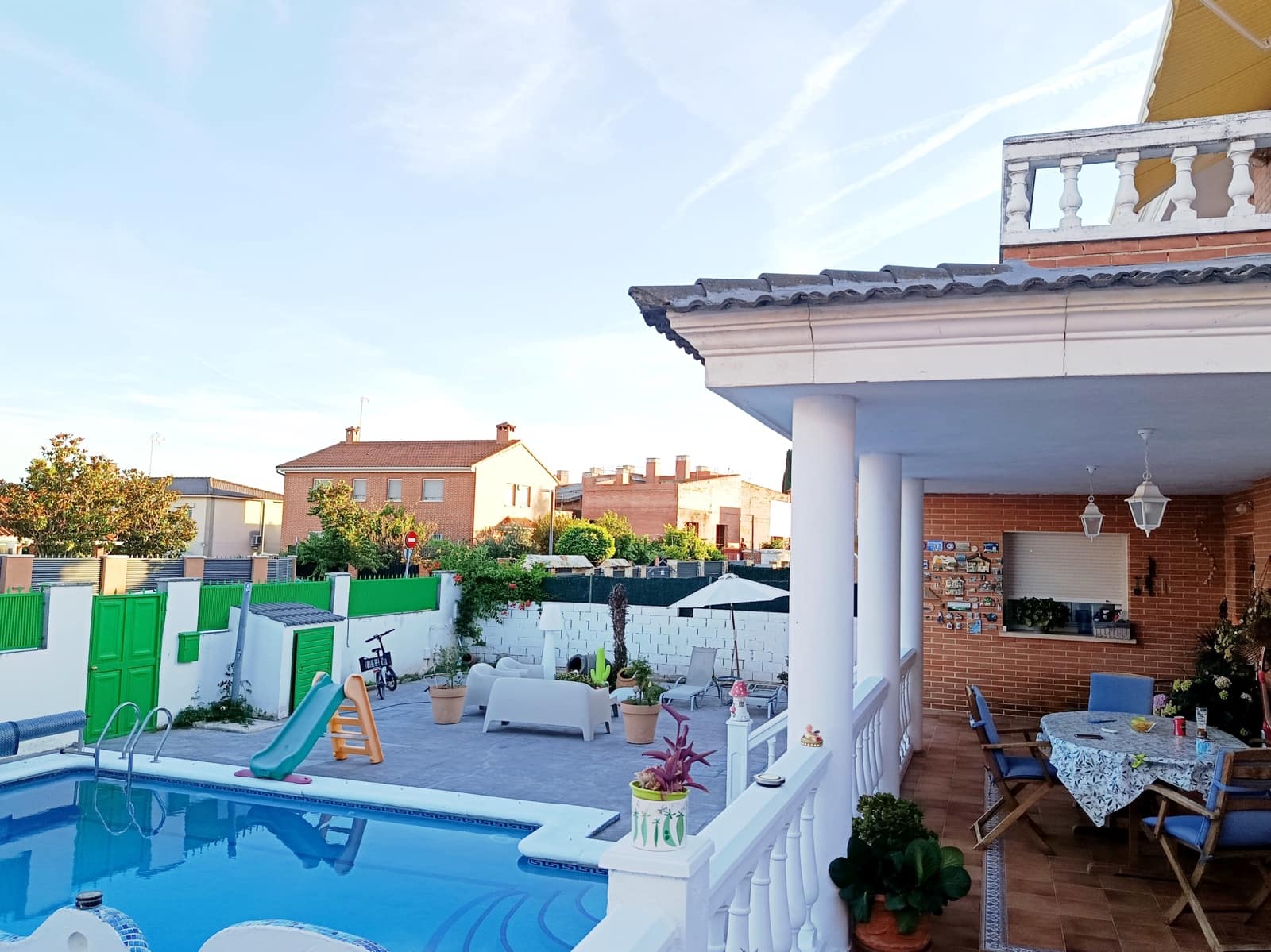 Casa de 6 habitaciones en Madrid ciudad en venta con piscina garaje - 560.000 € (Ref: 9991277)