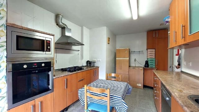 4 soverom Leilighet til salgs i Montblanc med garasje - € 182 000 (Ref: 9991289)