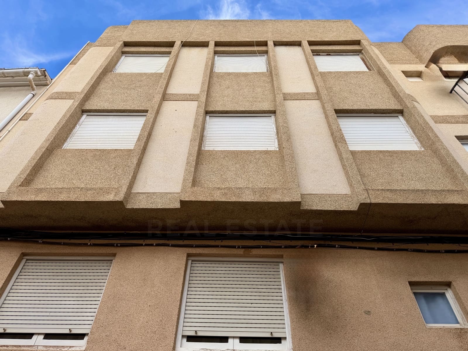 4 bedroom Apartment for sale in Abaran with garage - € 95,000 (Ref: 9991304)