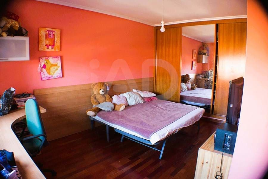 4 slaapkamer Villa te koop in Leon stad met garage - € 365.000 (Ref: 9991308)