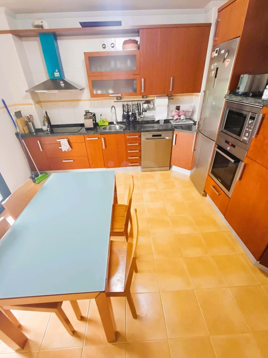 4 slaapkamer Villa te koop in Leon stad met garage - € 365.000 (Ref: 9991308)