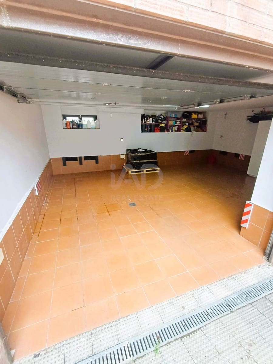 4 slaapkamer Villa te koop in Leon stad met garage - € 365.000 (Ref: 9991308)