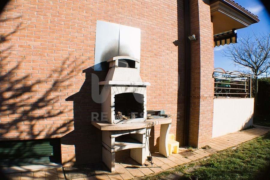 4 slaapkamer Villa te koop in Leon stad met garage - € 365.000 (Ref: 9991308)