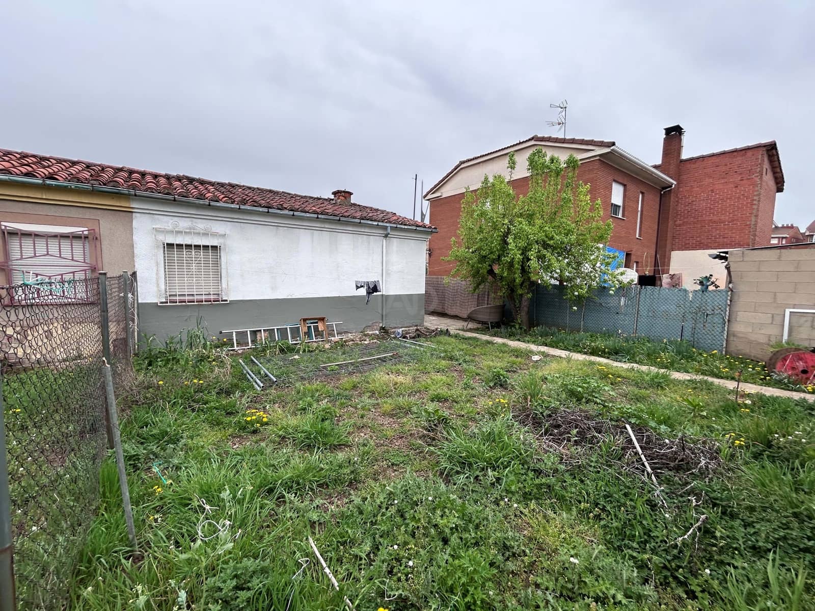 2 Zimmer Haus zu verkaufen in Leon Stadt - 113.999 € (Ref: 9991309)