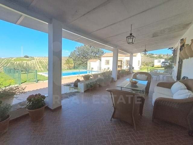 Grunde uden byggetilladelser til salg i Cádiz by - € 570.000 (Ref: 9991311)