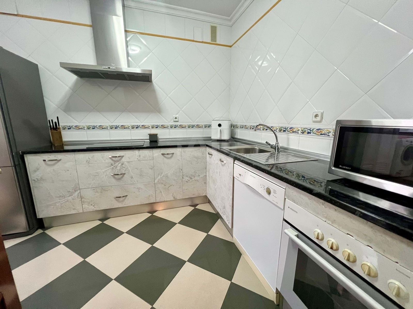 3 makuuhuone Huoneisto myytävänä paikassa Huelva kaupunki - 132 000 € (Ref: 9991313)
