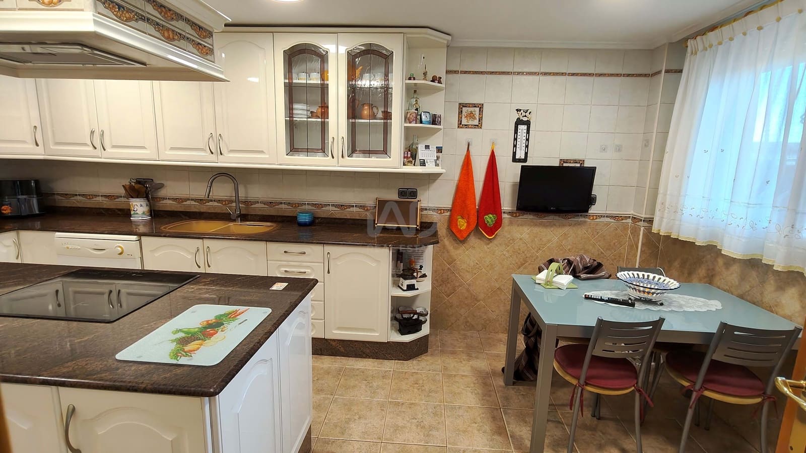 5 Zimmer Villa zu verkaufen in El Grau de Castello mit Pool Garage - 405.000 € (Ref: 9991316)