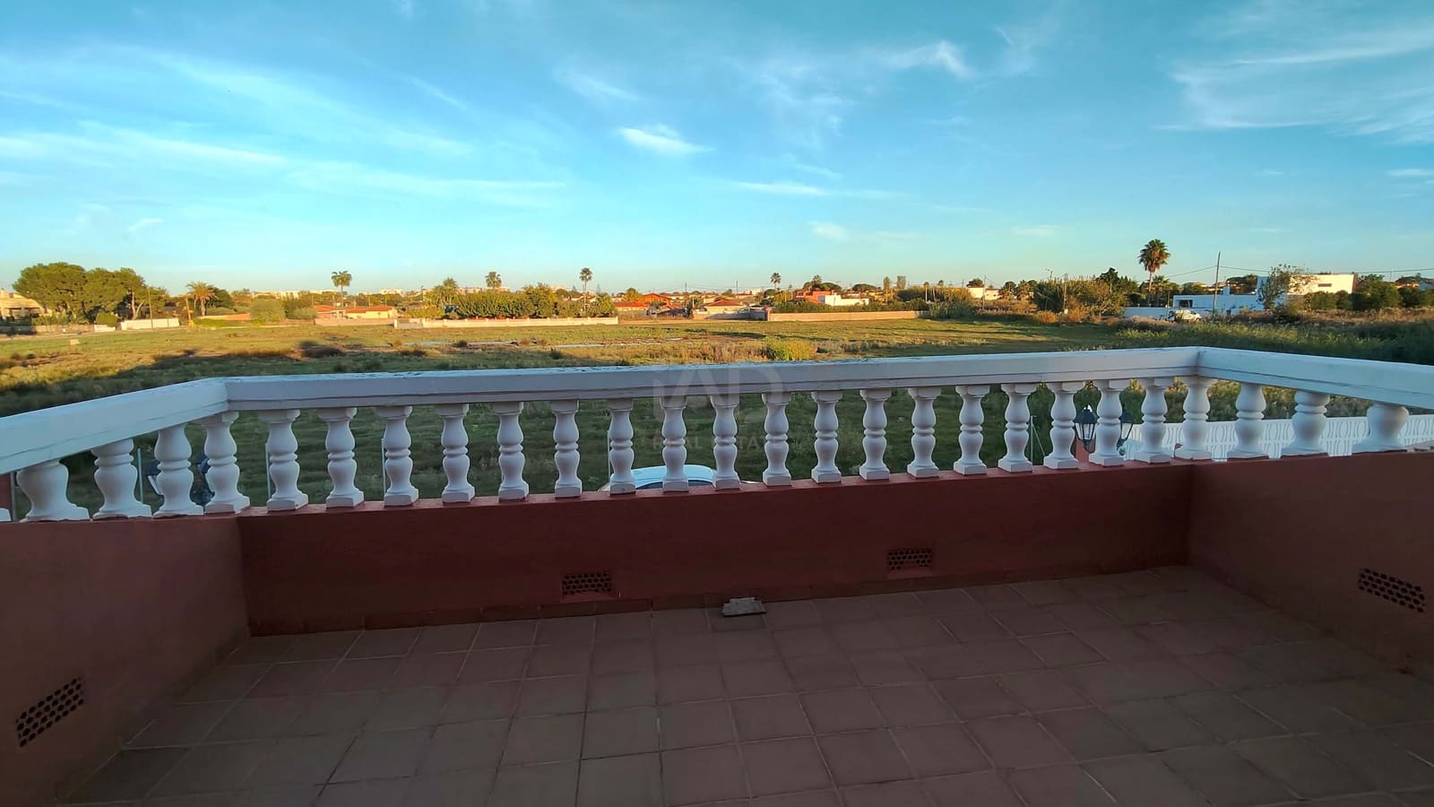 5 Zimmer Villa zu verkaufen in El Grau de Castello mit Pool Garage - 405.000 € (Ref: 9991316)