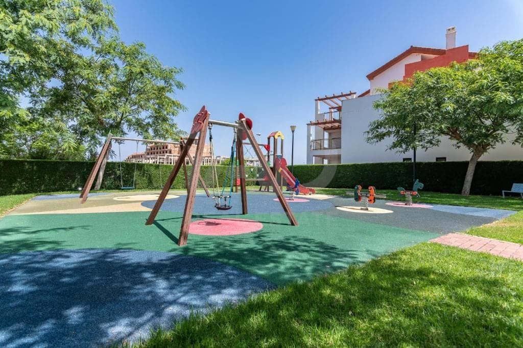 2 soverom Hus til salgs i Huelva by med svømmebasseng garasje - € 198 000 (Ref: 9991318)