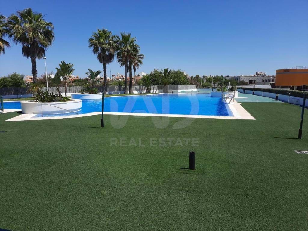 2 soverom Hus til salgs i Huelva by med svømmebasseng garasje - € 198 000 (Ref: 9991318)