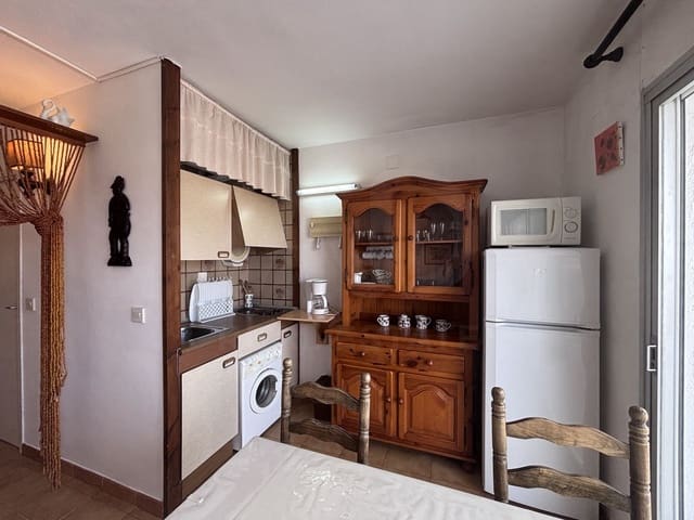 Apartamento en Santa Margarida, Roses en venta - 105.000 € (Ref: 9991321)