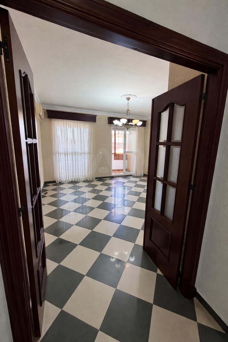 3 makuuhuone Huoneisto myytävänä paikassa Huelva kaupunki - 135 000 € (Ref: 9991326)