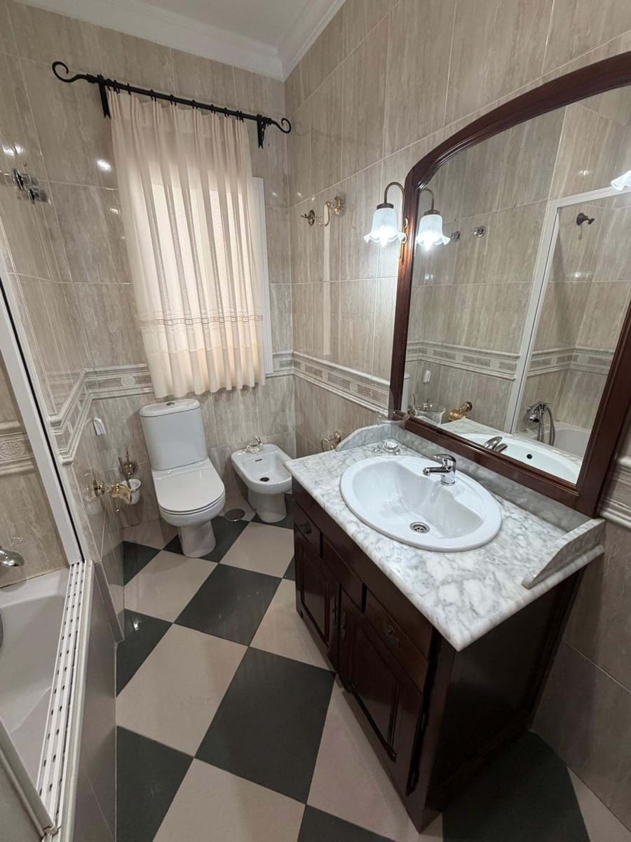 3 makuuhuone Huoneisto myytävänä paikassa Huelva kaupunki - 135 000 € (Ref: 9991326)