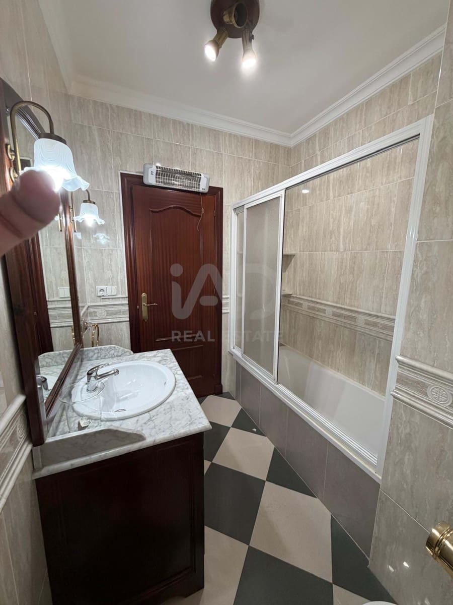 3 makuuhuone Huoneisto myytävänä paikassa Huelva kaupunki - 135 000 € (Ref: 9991326)