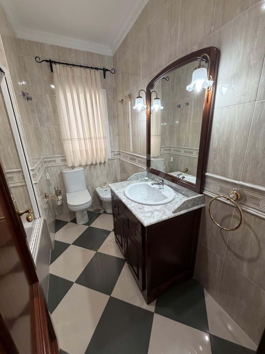 3 makuuhuone Huoneisto myytävänä paikassa Huelva kaupunki - 135 000 € (Ref: 9991326)