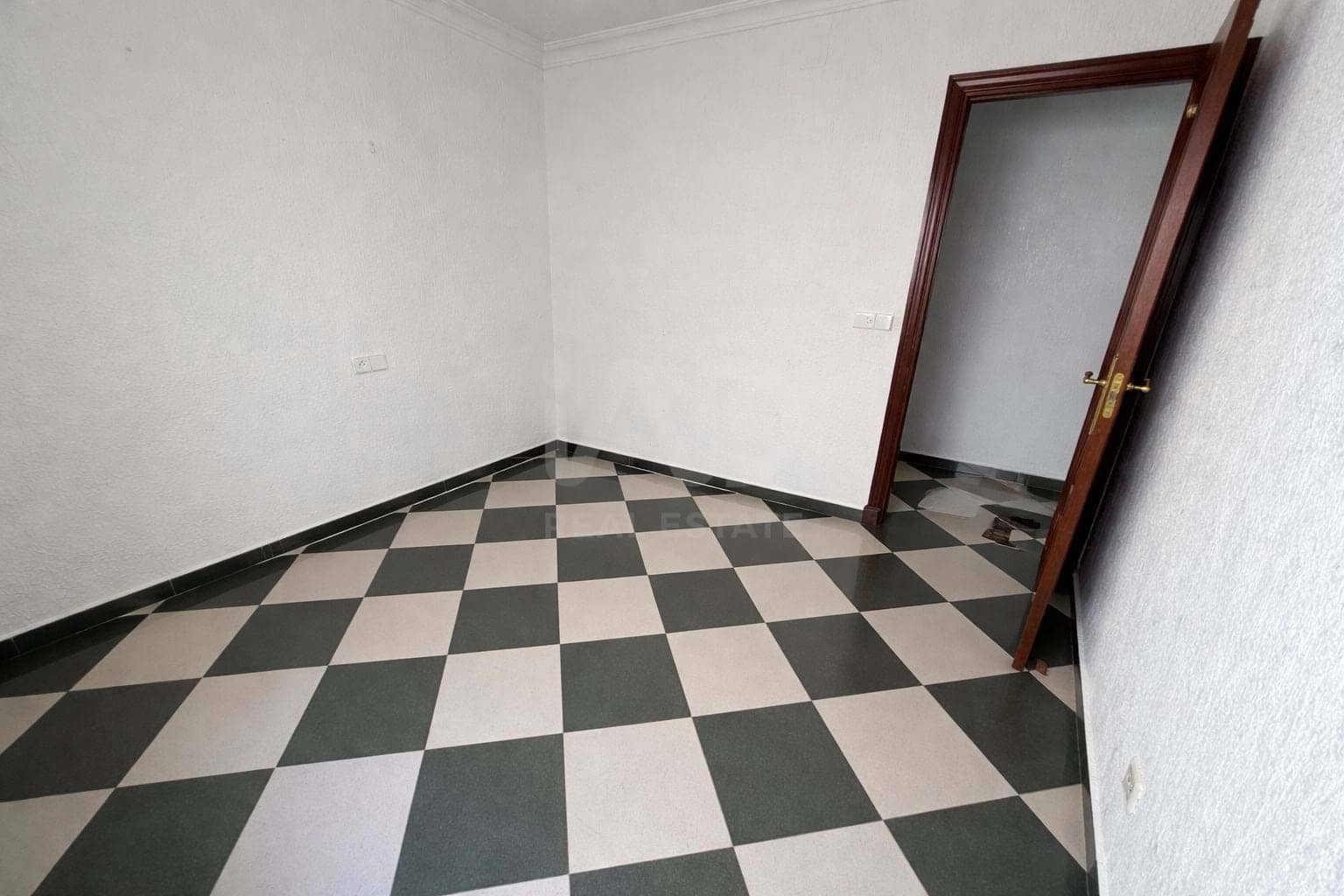 3 makuuhuone Huoneisto myytävänä paikassa Huelva kaupunki - 135 000 € (Ref: 9991326)
