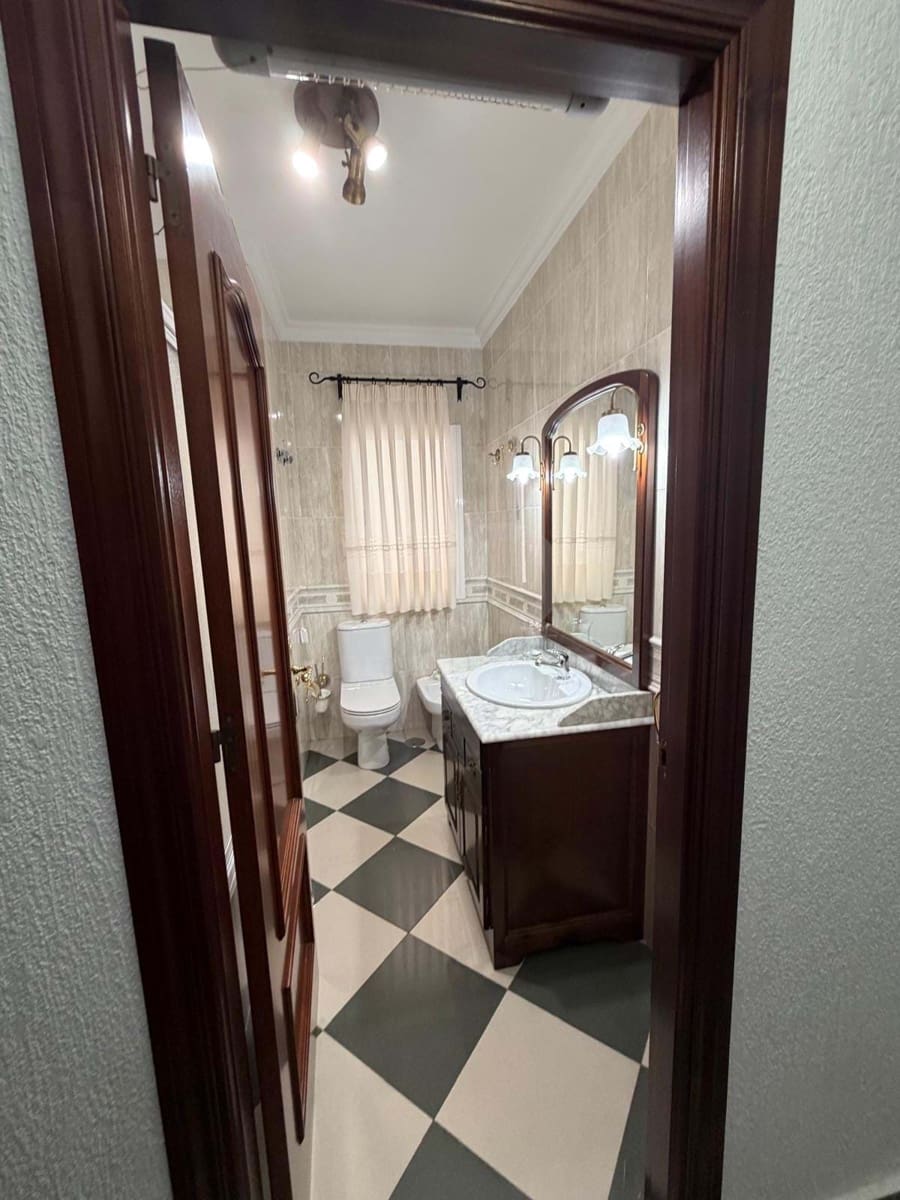 3 makuuhuone Huoneisto myytävänä paikassa Huelva kaupunki - 135 000 € (Ref: 9991326)