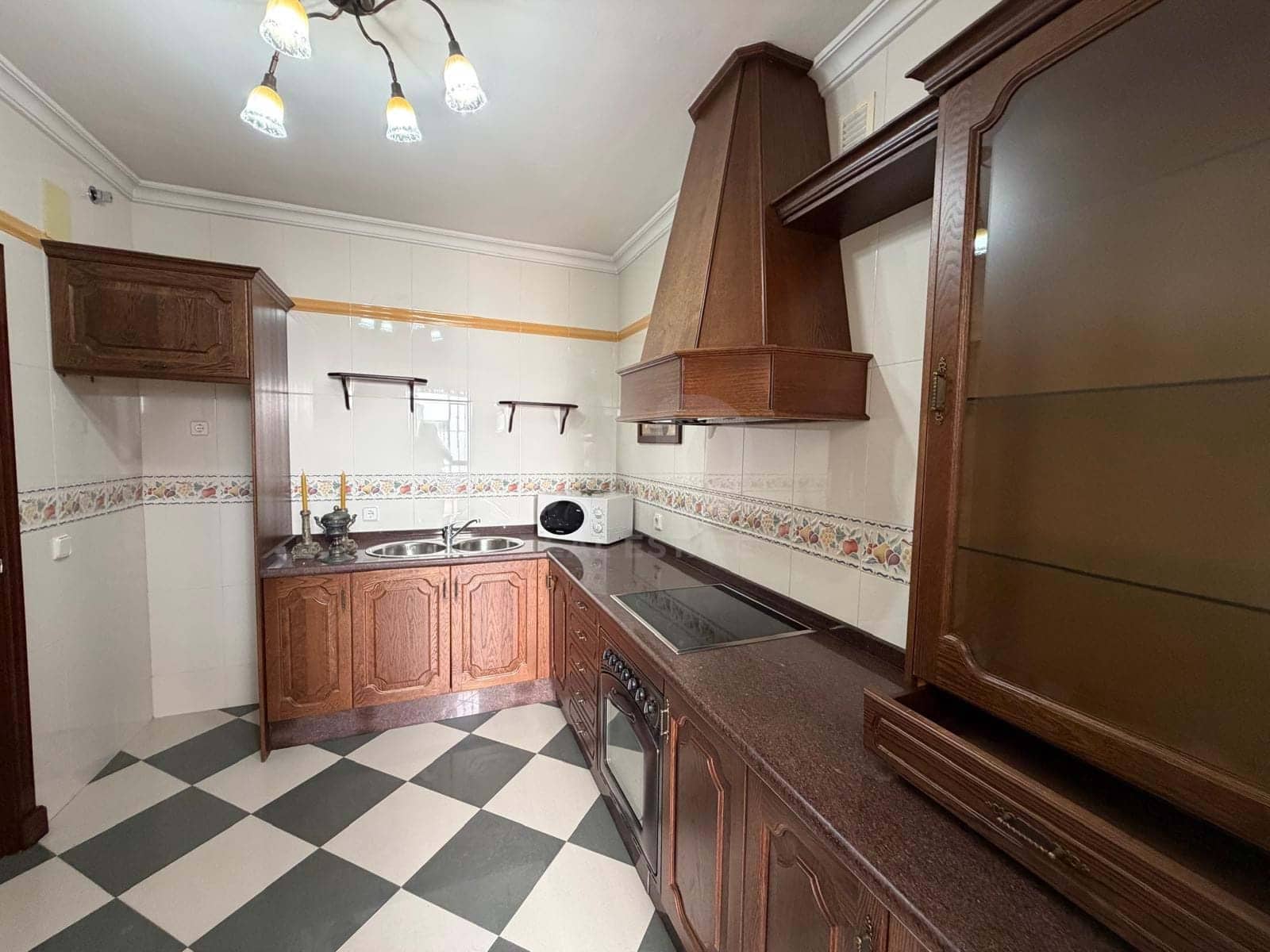 3 makuuhuone Huoneisto myytävänä paikassa Huelva kaupunki - 135 000 € (Ref: 9991326)