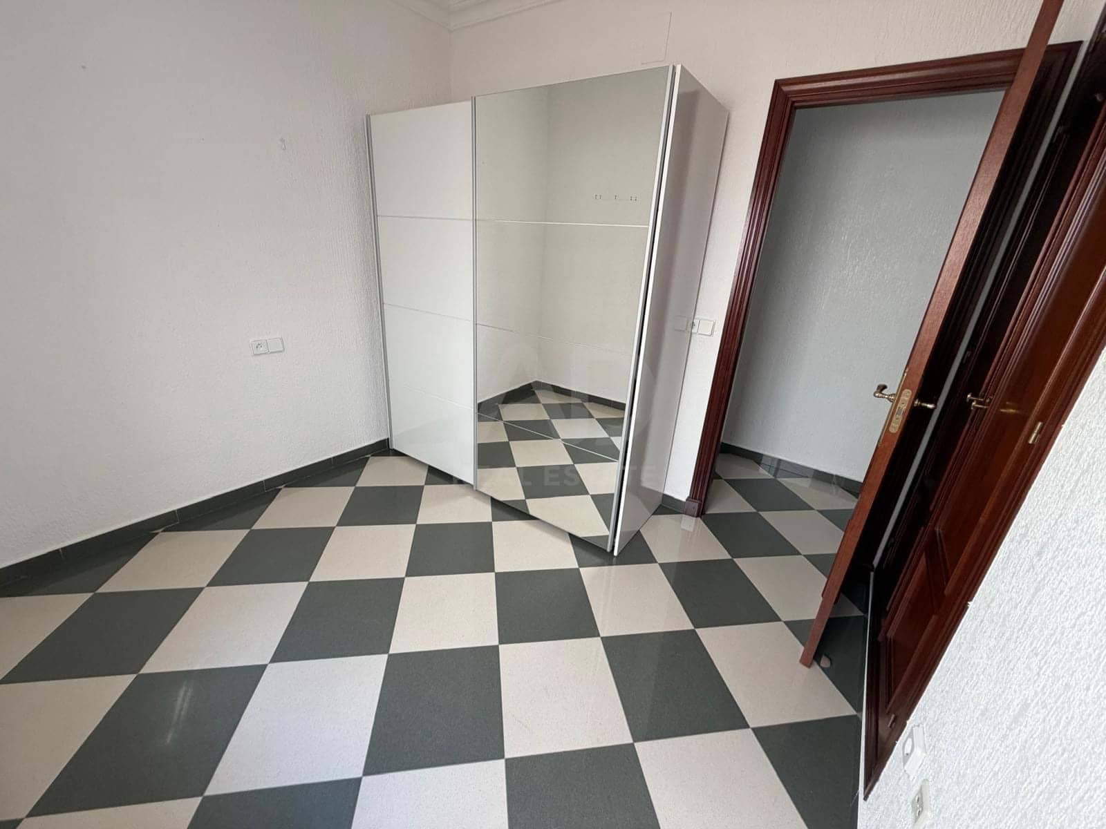 3 makuuhuone Huoneisto myytävänä paikassa Huelva kaupunki - 135 000 € (Ref: 9991326)
