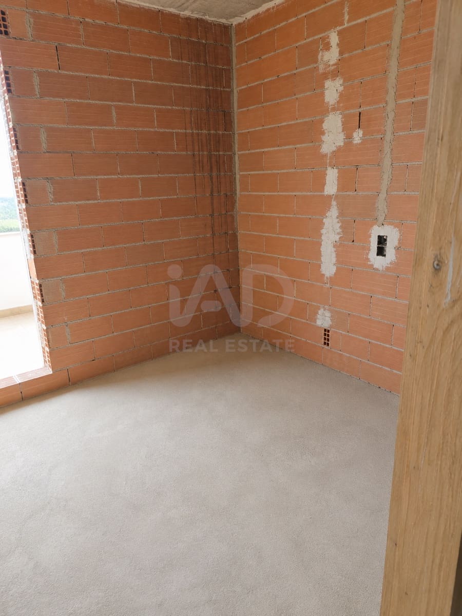 3 sovrum Radhus till salu i Jerica med garage - 360 000 € (Ref: 9991328)