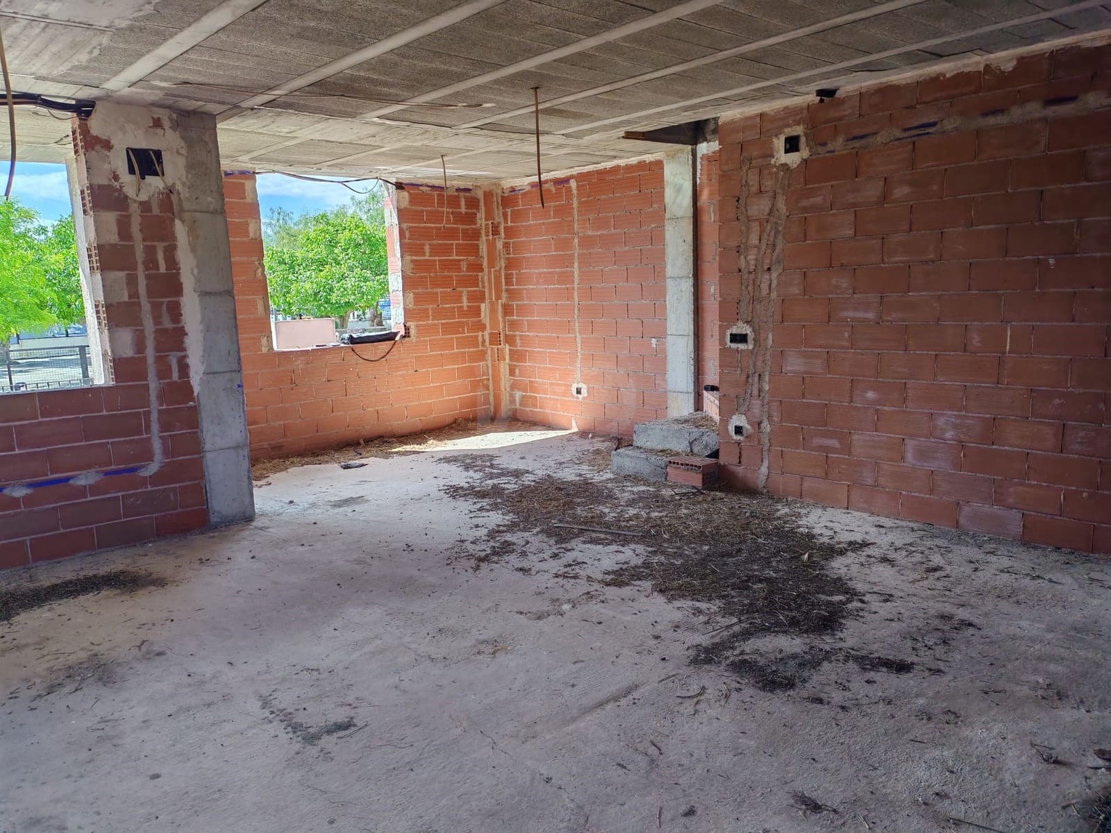 3 sovrum Radhus till salu i Jerica med garage - 360 000 € (Ref: 9991328)