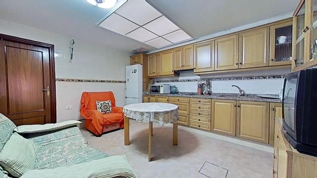Adosado de 6 habitaciones en Vila-real en venta con garaje - 339.000 € (Ref: 9991329)