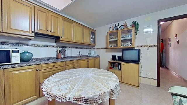 Adosado de 6 habitaciones en Vila-real en venta con garaje - 339.000 € (Ref: 9991329)