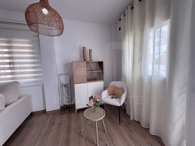 2 soveværelse Byhus til salg i Huelva by - € 279.800 (Ref: 9991331)