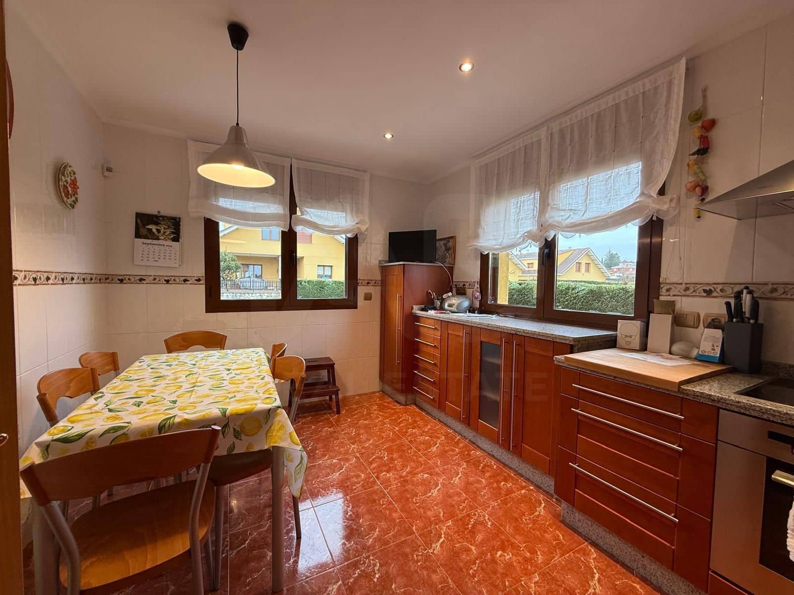 4 camera da letto Villa in vendita in Leon citta con garage - 320.000 € (Rif: 9991332)