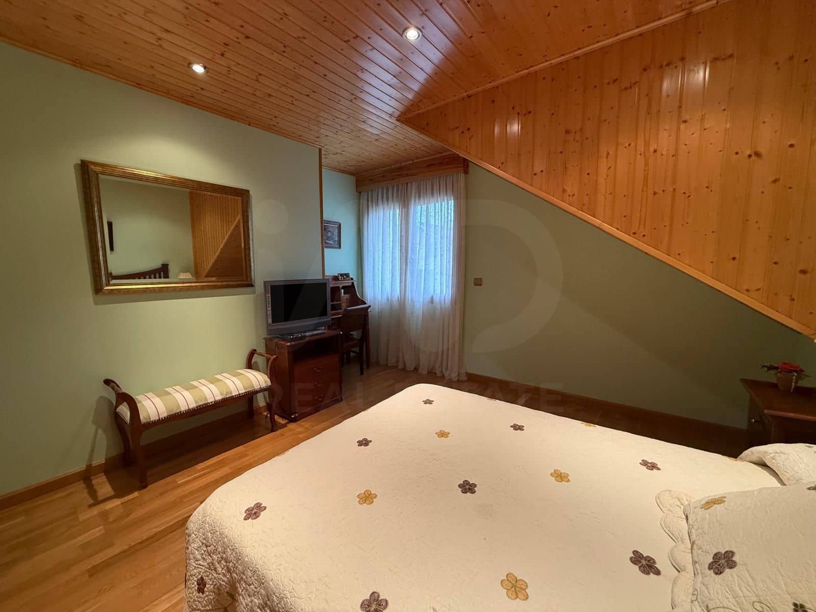 4 camera da letto Villa in vendita in Leon citta con garage - 320.000 € (Rif: 9991332)