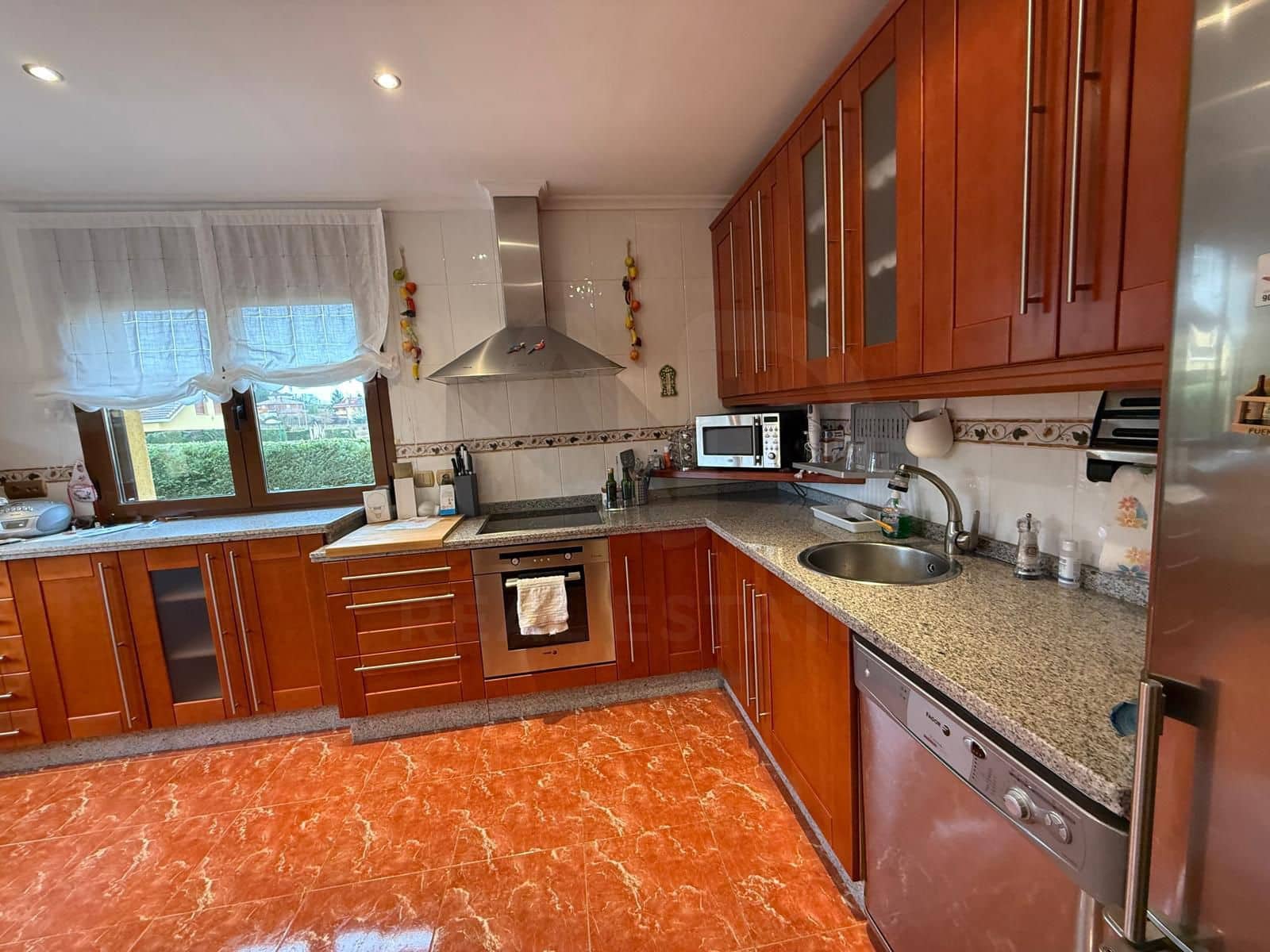 4 camera da letto Villa in vendita in Leon citta con garage - 320.000 € (Rif: 9991332)