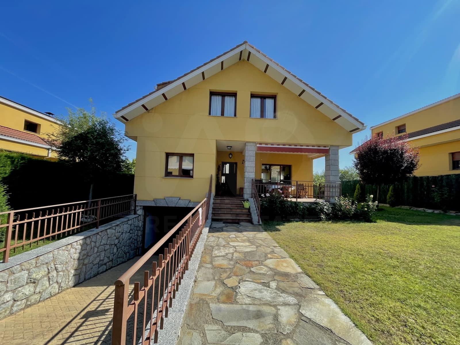 4 camera da letto Villa in vendita in Leon citta con garage - 320.000 € (Rif: 9991332)
