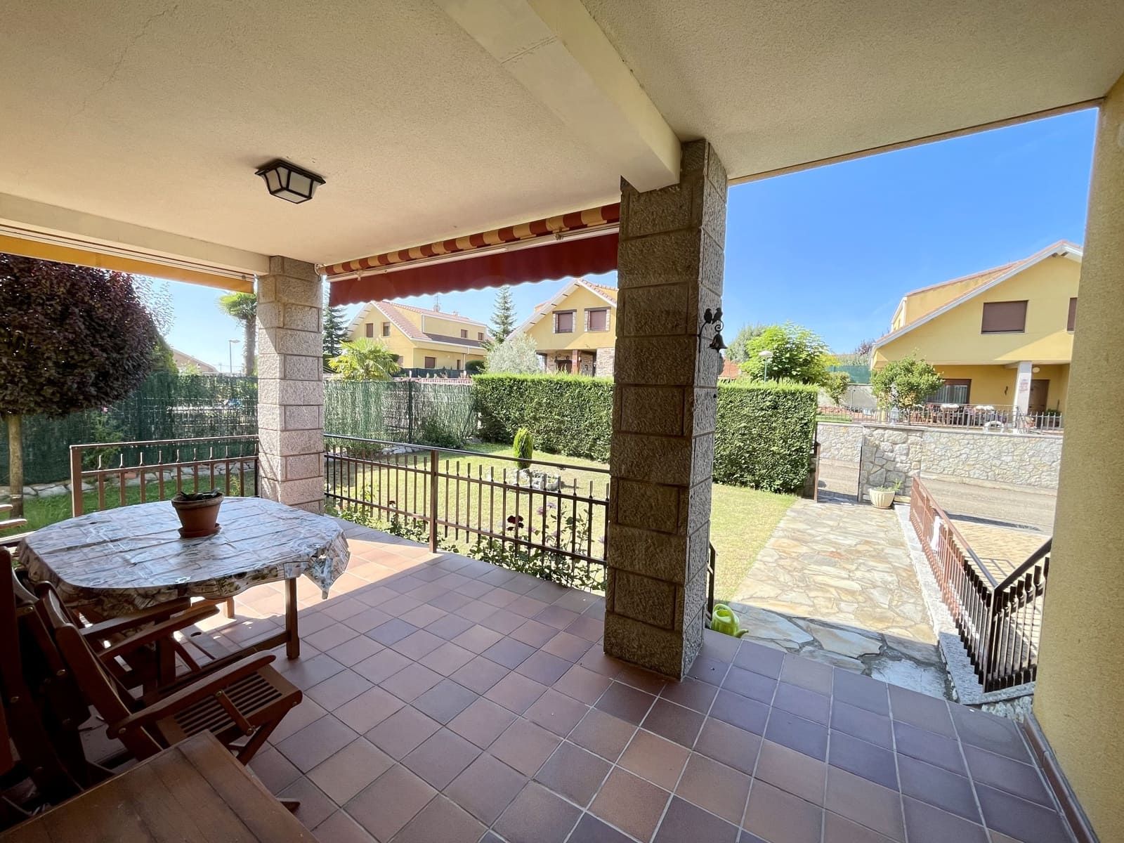 4 camera da letto Villa in vendita in Leon citta con garage - 320.000 € (Rif: 9991332)