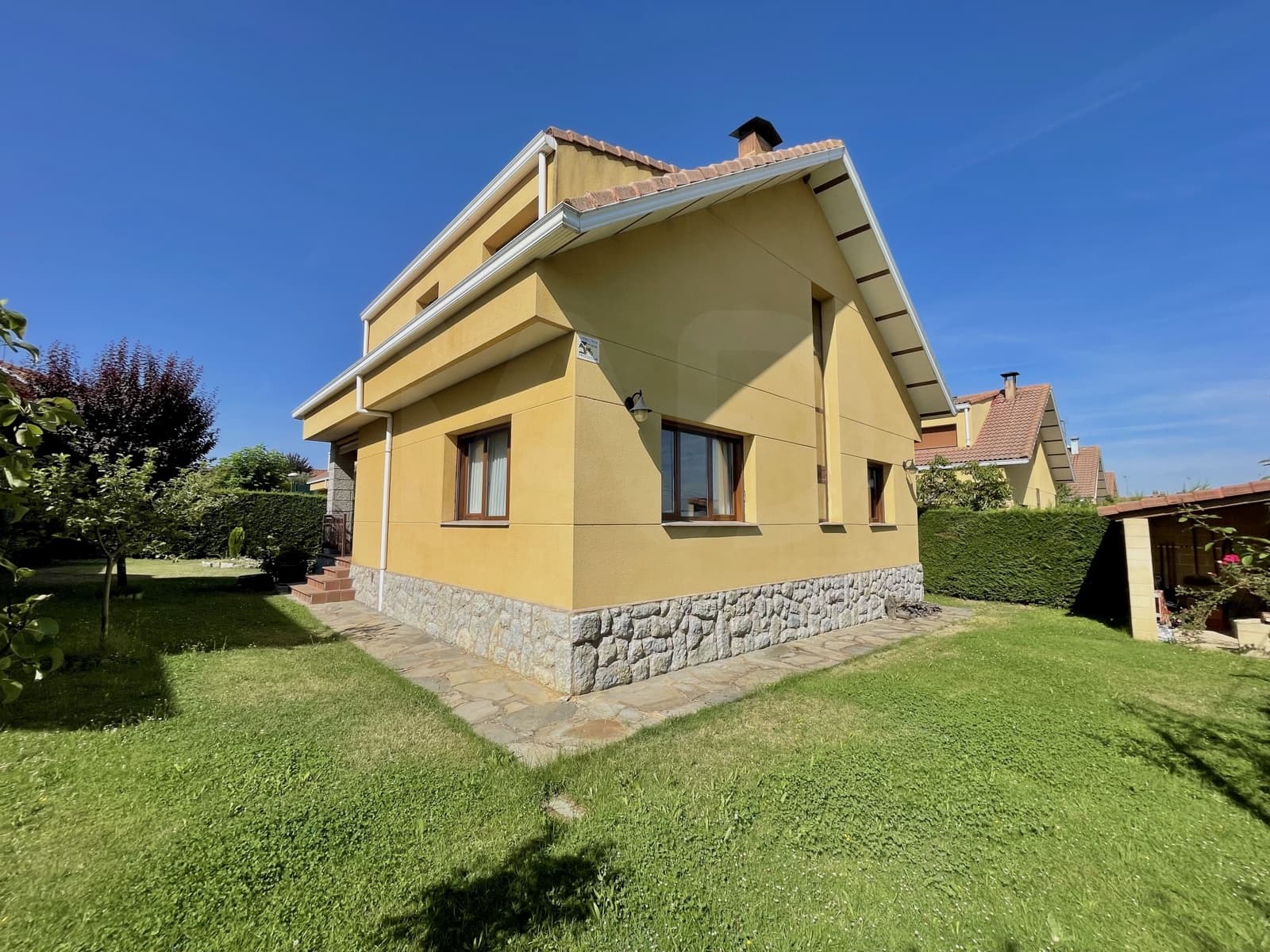 4 camera da letto Villa in vendita in Leon citta con garage - 320.000 € (Rif: 9991332)