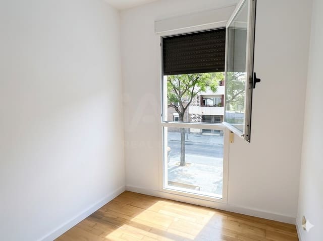 4 soverom Leilighet til salgs i Cerdanyola del Vallès med svømmebasseng - € 320 000 (Ref: 9991334)