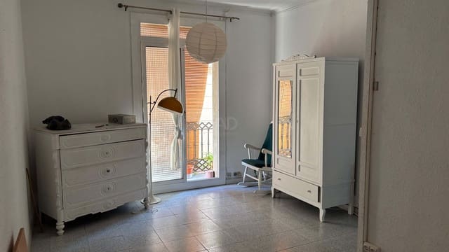 2 soverom Leilighet til salgs i El Barri Gòtic, Barcelona by - € 270 000 (Ref: 9991336)