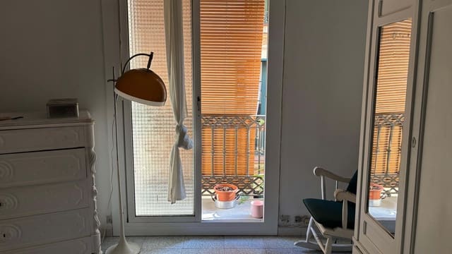 2 soverom Leilighet til salgs i El Barri Gòtic, Barcelona by - € 270 000 (Ref: 9991336)