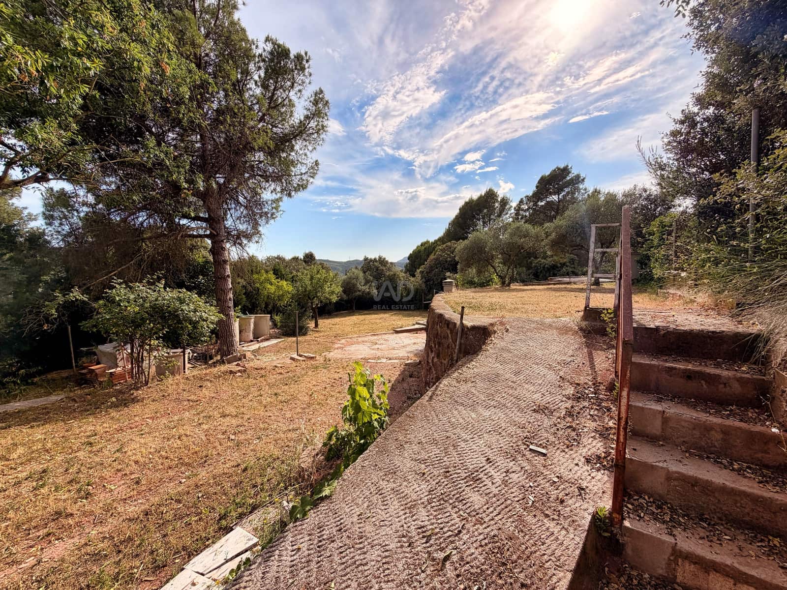 Grunde uden byggetilladelser til salg i Barcelona by - € 55.000 (Ref: 9991339)