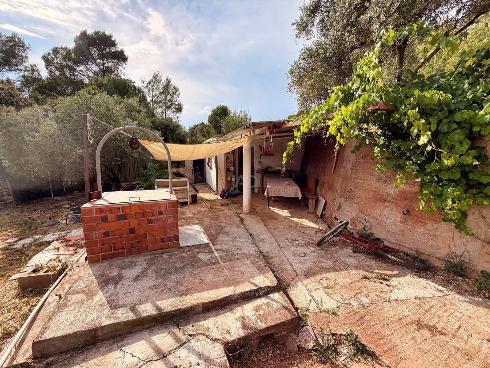 Grunde uden byggetilladelser til salg i Barcelona by - € 55.000 (Ref: 9991339)