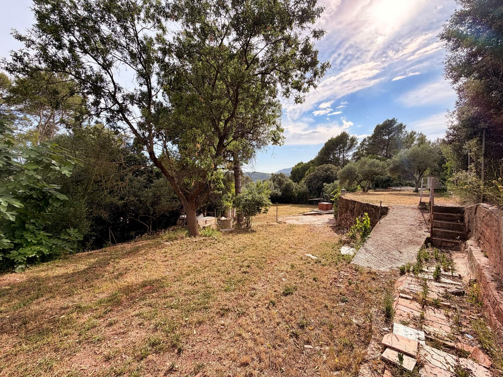 Grunde uden byggetilladelser til salg i Barcelona by - € 55.000 (Ref: 9991339)