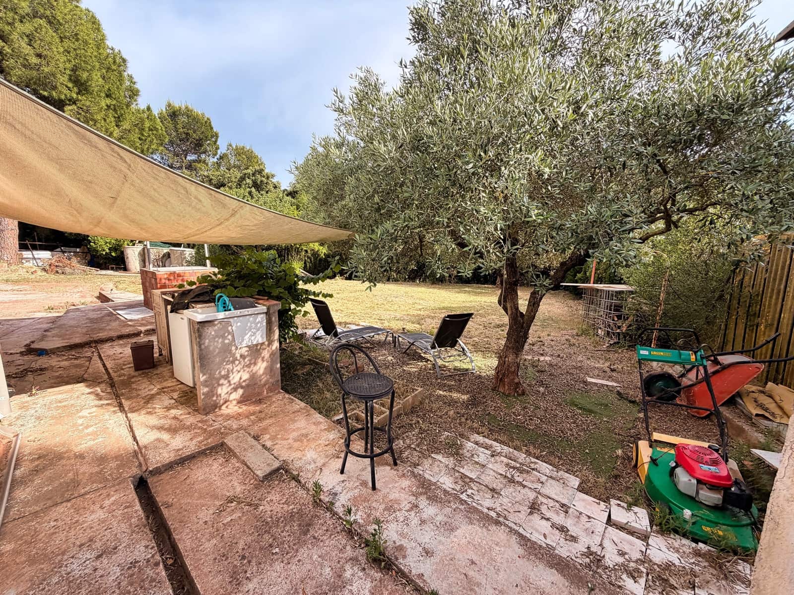 Grunde uden byggetilladelser til salg i Barcelona by - € 55.000 (Ref: 9991339)