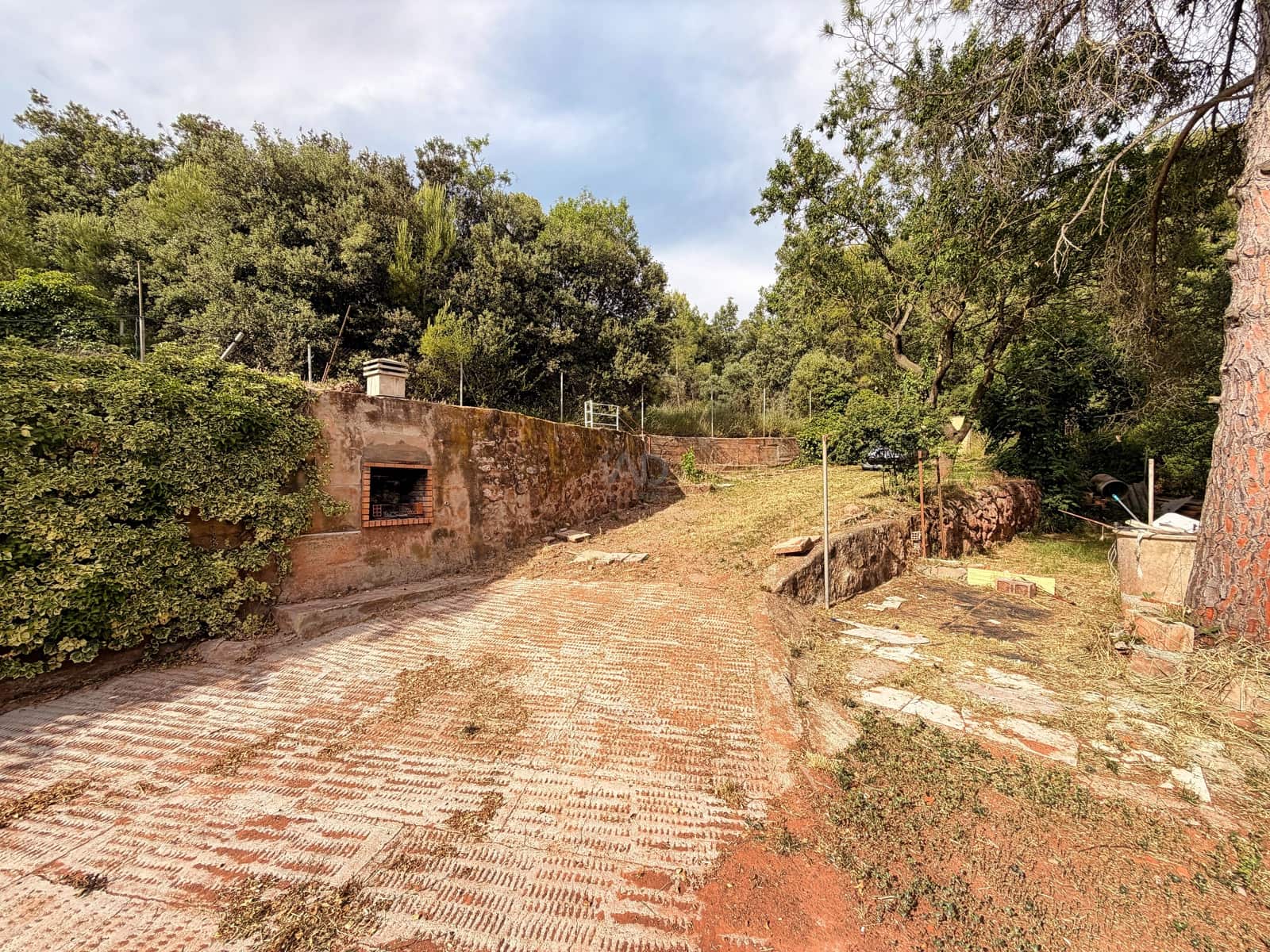 Grunde uden byggetilladelser til salg i Barcelona by - € 55.000 (Ref: 9991339)